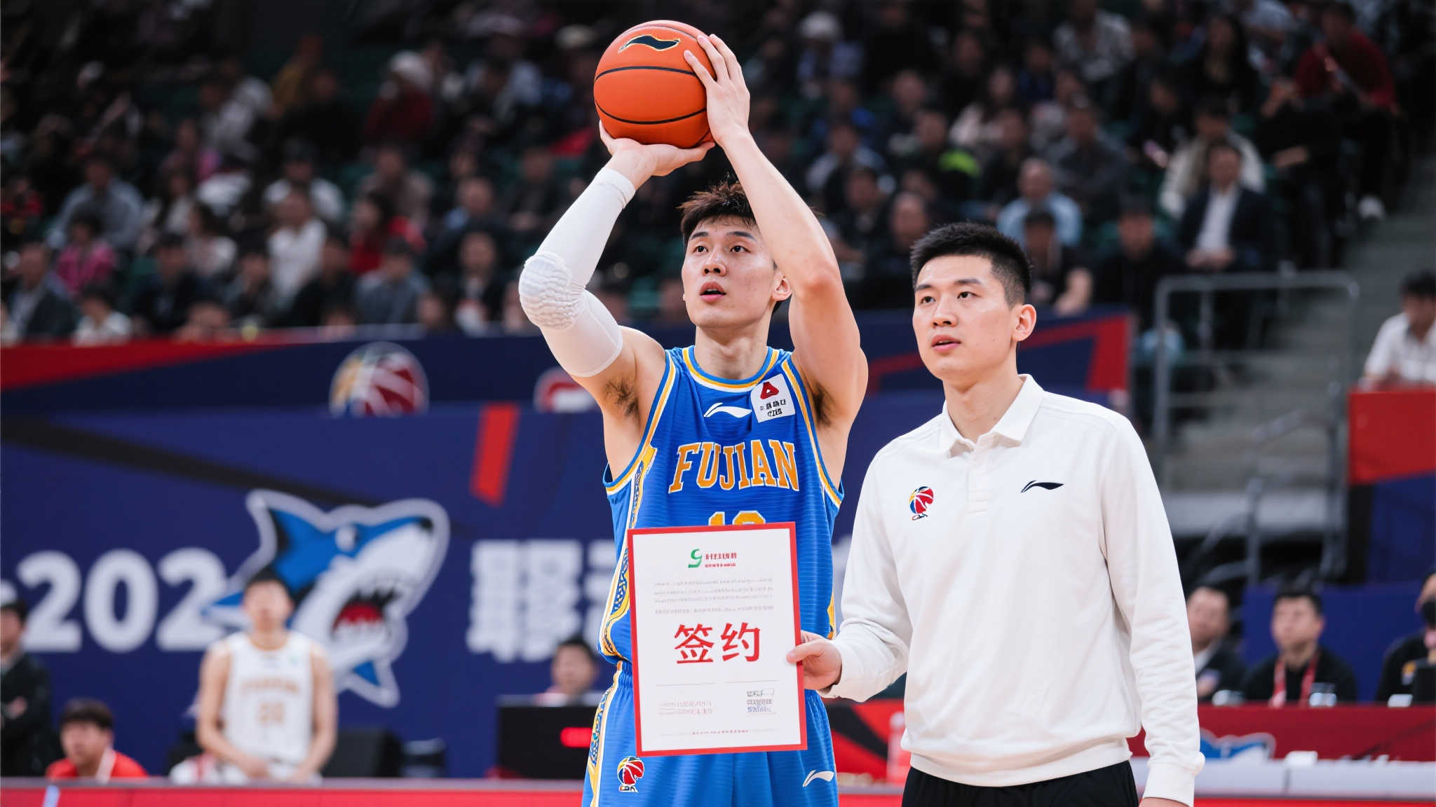 足球场上来 足球场上来